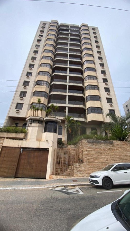 Apartamento, 3 quartos, 212 m² - Foto 1